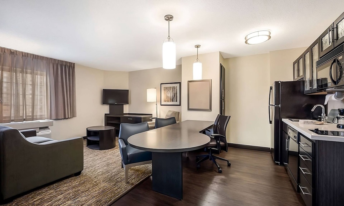 Gahanna Hotel | Convenient Stay, Superb Location! 4 Comfortable Units, Near Rathburn Woods
