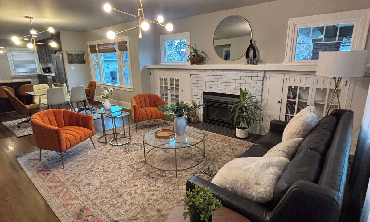 Spokane House | Conveniently Located, Walkable, 3BR Monroe District Mid Century Craftsman!