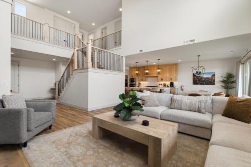 Hurricane Resort | Copper Sky Retreat