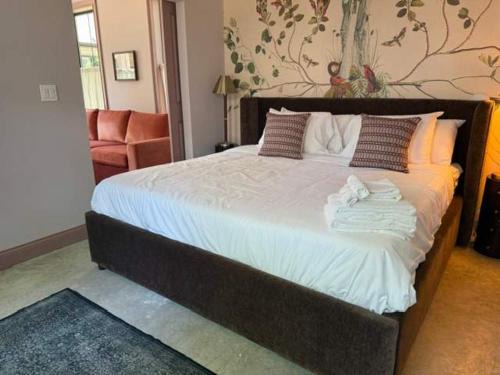 New Buffalo Villa | Coral Bells - Cozy One Bedroom Villa at Petite Acres