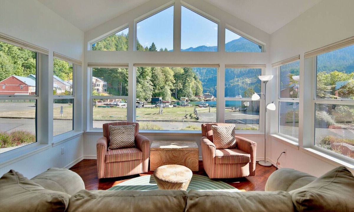 Port Angeles House | Cornerstone Haven – A Family Lakeside Escape