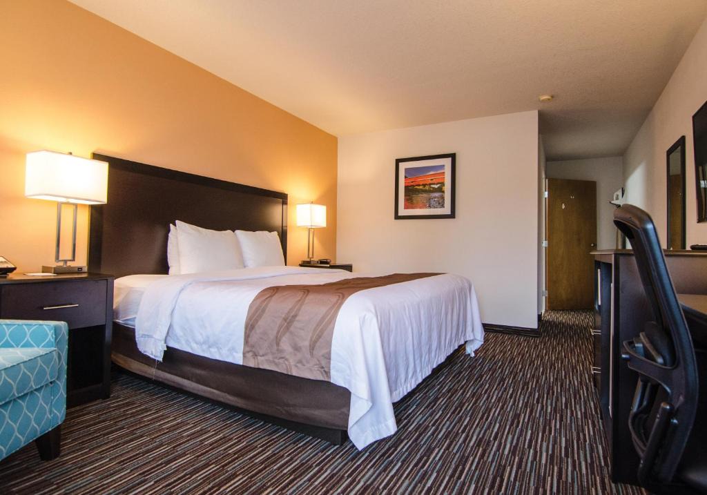 Cottage Grove Hotel | Cottage Grove Inn