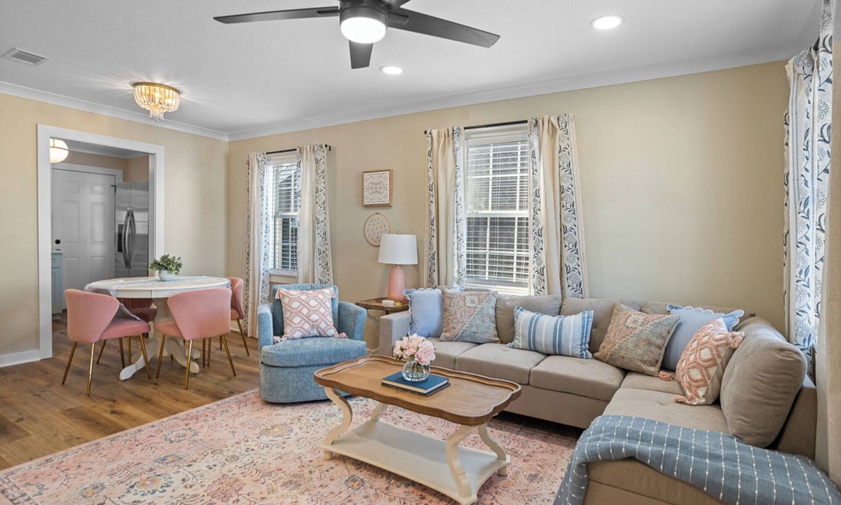 Laurel Cottage | Cottage Row: Daphne