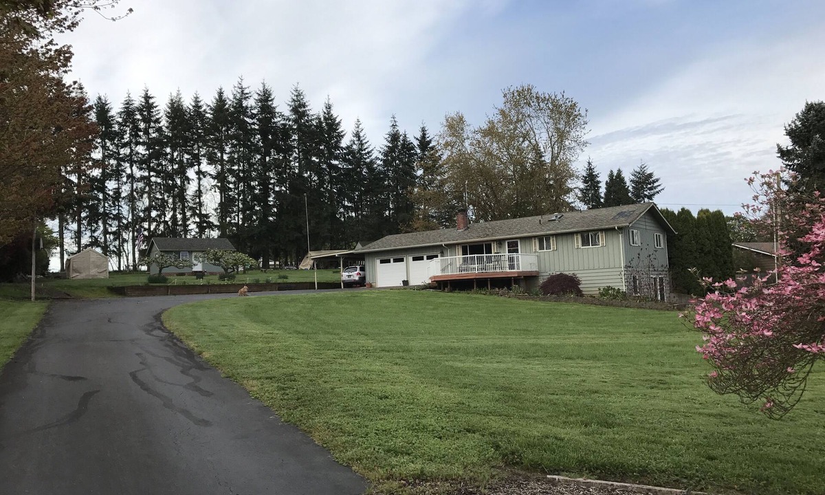 Albany Apartment | Country Living near Albany, Fresh & Sanitized