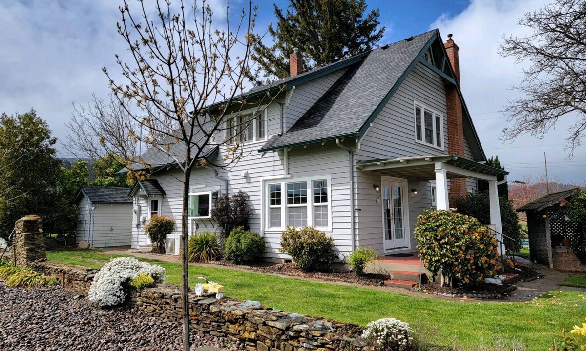 Medford House | Country Retreat and Event Venue minutes from Historic Jacksonville
