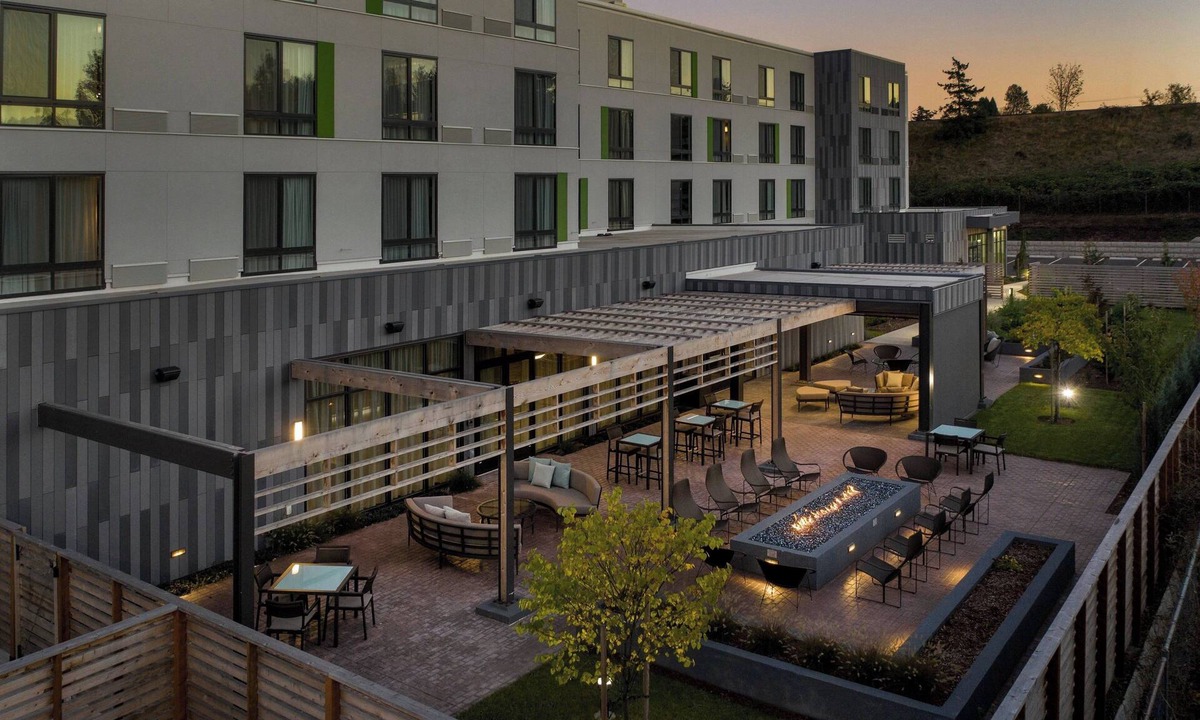 Wilkes East Hotel | Courtyard by Marriott Portland East