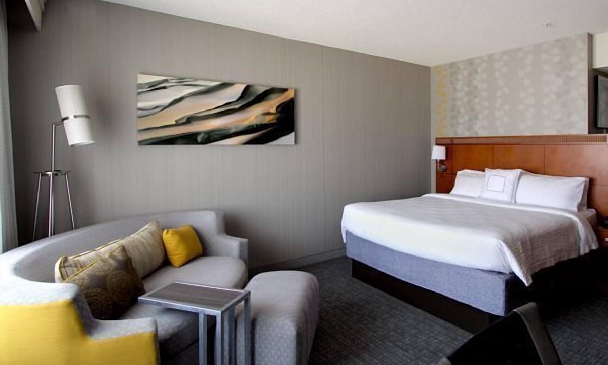 Salina Hotel | Courtyard by Marriott Salina