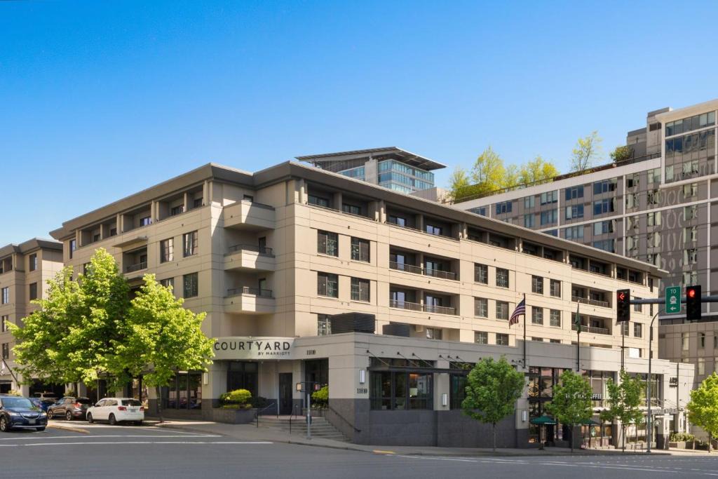 Northwest Bellevue Hotel | Courtyard by Marriott Seattle Bellevue/Downtown