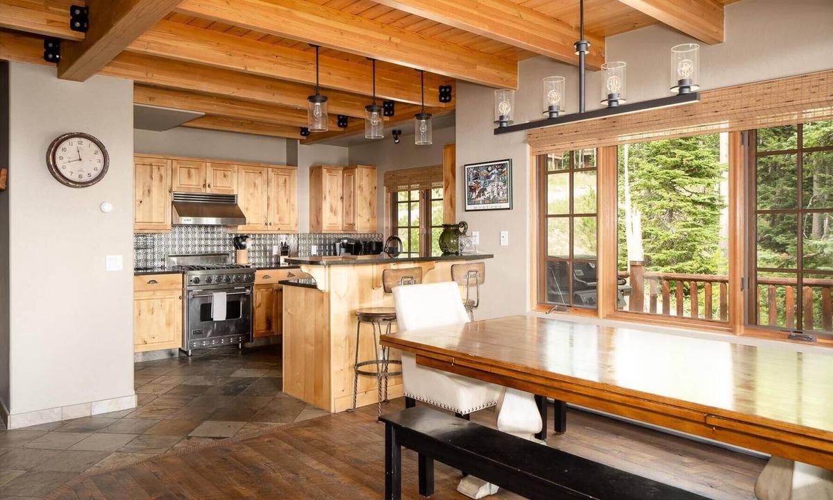 Big Sky House | Cowboy-Chic, Ski-In/Ski-Out Home with Mountain Views!