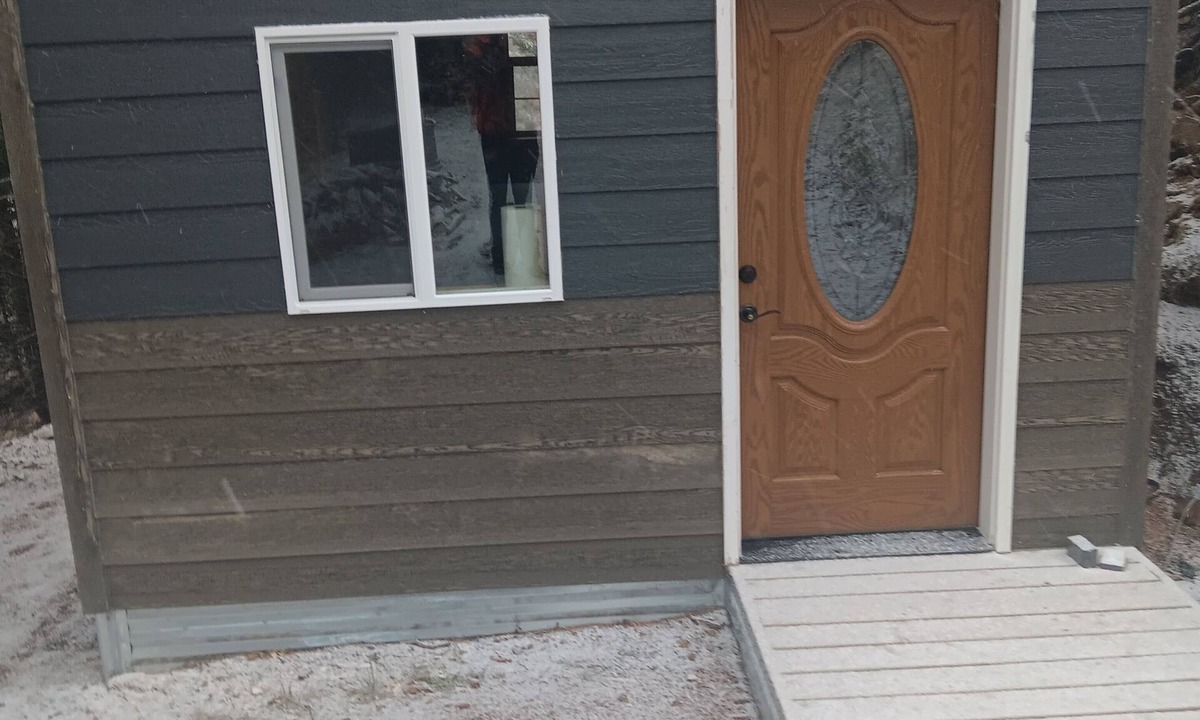 Jefferson County Cabin | Cozy 1-bedroom cabin in the mountains just outside Boulder. Perfect getaway!