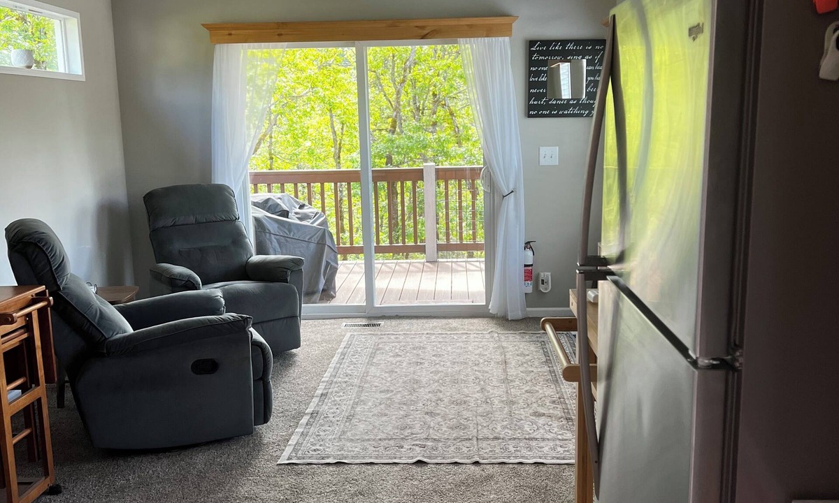 Grants Pass House | Cozy 1-bedroom mobile home in beautiful Grants Pass with AC. Great views/sunsets