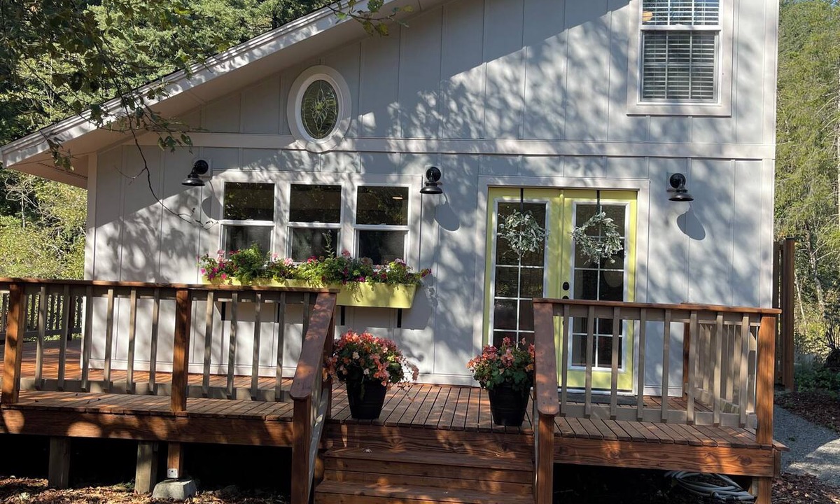 Washougal Cabin | Cozy 1-bedroom riverfront cabin on the upper Washougal River