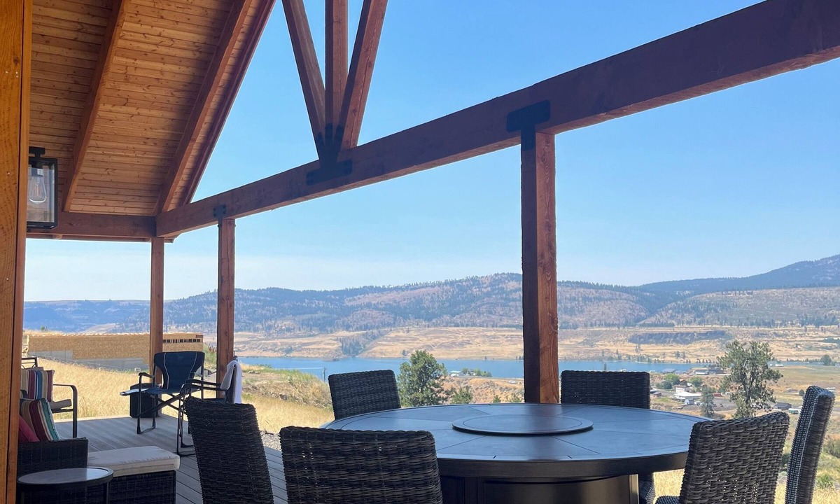 Davenport House | Cozy 2-bedroom house in phenomenal Seven Bays with AC, WiFi