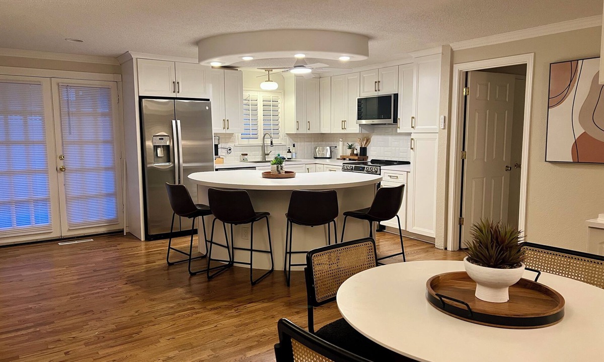 Parkland House | Cozy 3-bed Rambler conveniently located to JBLM, PLU, Mt Rainier with cool AC
