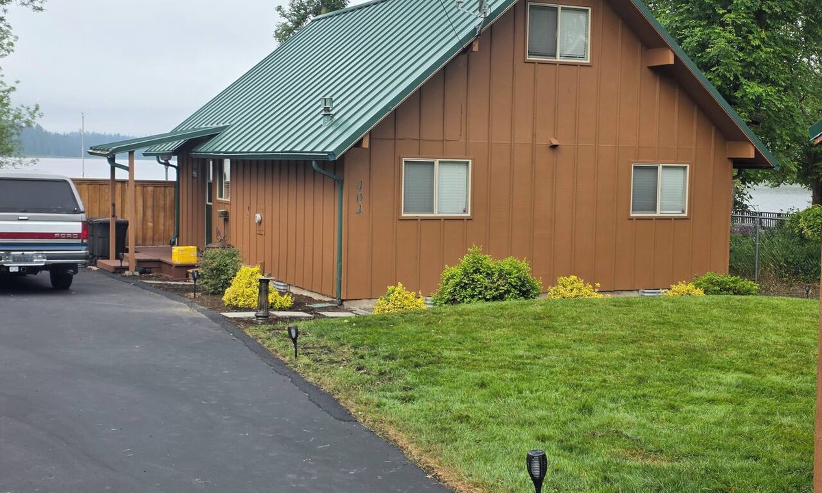Silver Lake Cabin | Cozy 3-bedroom cabin at serinity cove on tranquil Silver Lake with AC