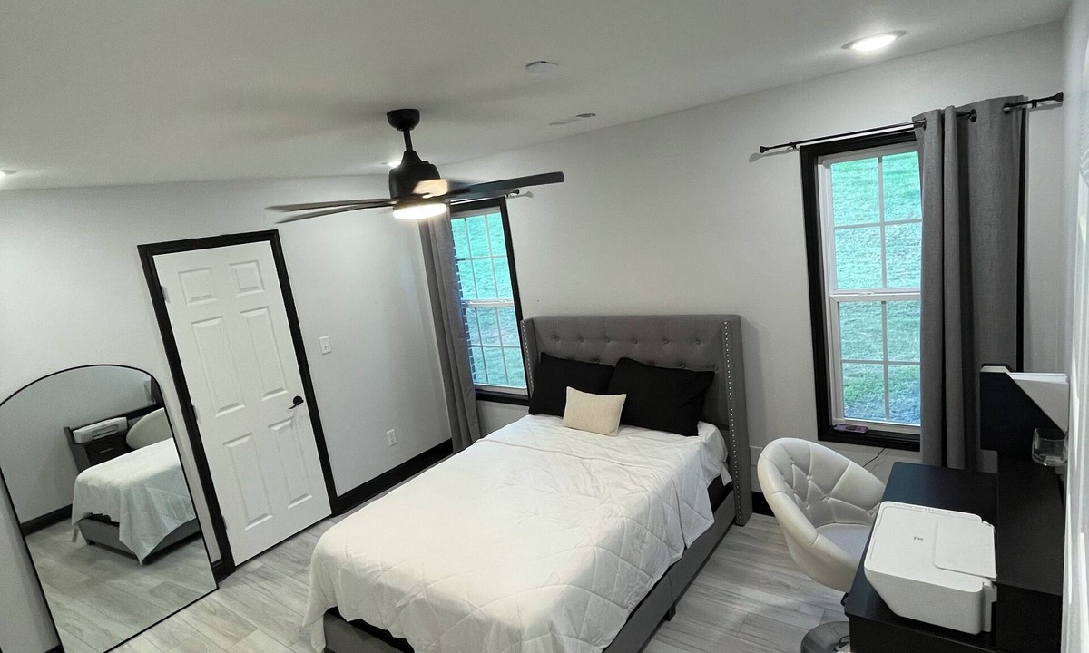 Cabot House | Cozy 3bed 2bath house on half ac of land mins from game time at the grounds