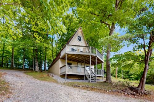Flat Hollow Marina House | Cozy A Frame Cabin Sleep 8 Near Marina Deck Grill