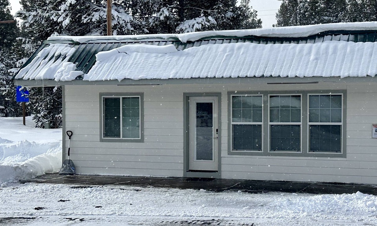 Crescent Apartment | Cozy apartment centrally located in Crescent Lake!