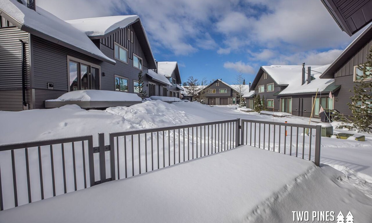 Big Horn Condo | Cozy Big Horn Home Walking Distance to Big Sky Resort | Ski-In/Out | Fireplace
