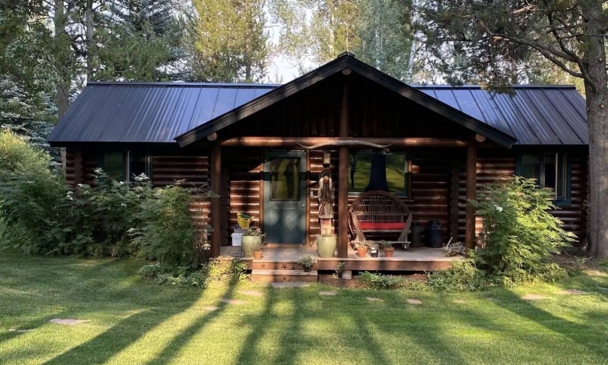 Indian Paintbrush Cabin | Cozy Cabin Retreat close to Jackson Hole Mountain Resort