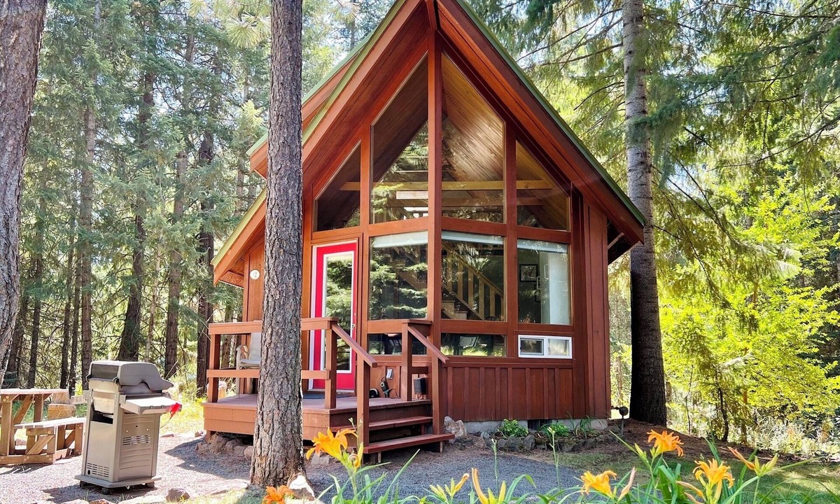 Trout Lake Cabin | Cozy Cabin With Views Of Majestic Mt. Adams