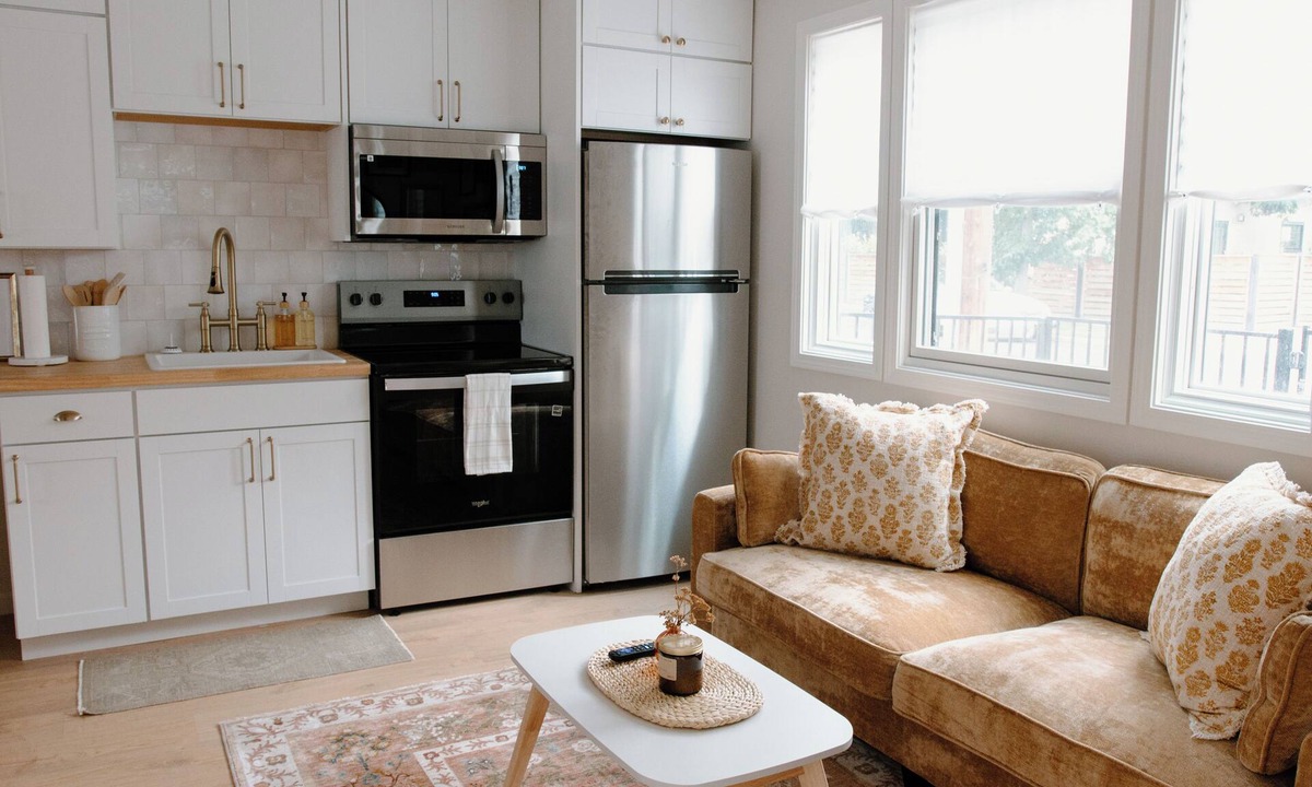 North End Cottage | Cozy Cottage in The North End Near Downtown
