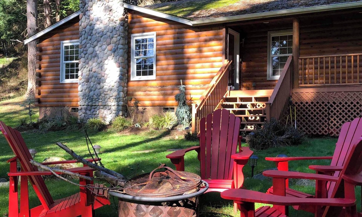 Olga Cottage | Cozy Cottage in tranquil setting w/fabulous outdoor space: pond, fire pit, BBQ,