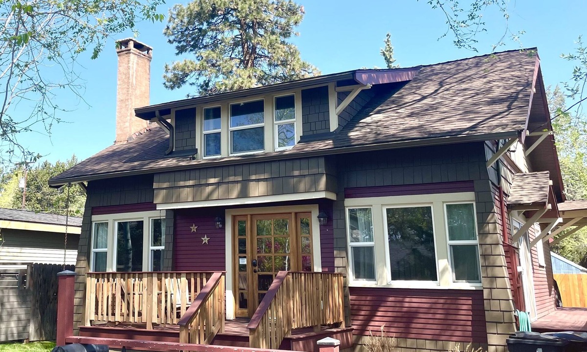 River West Cabin | Cozy Craftsman in awesome location