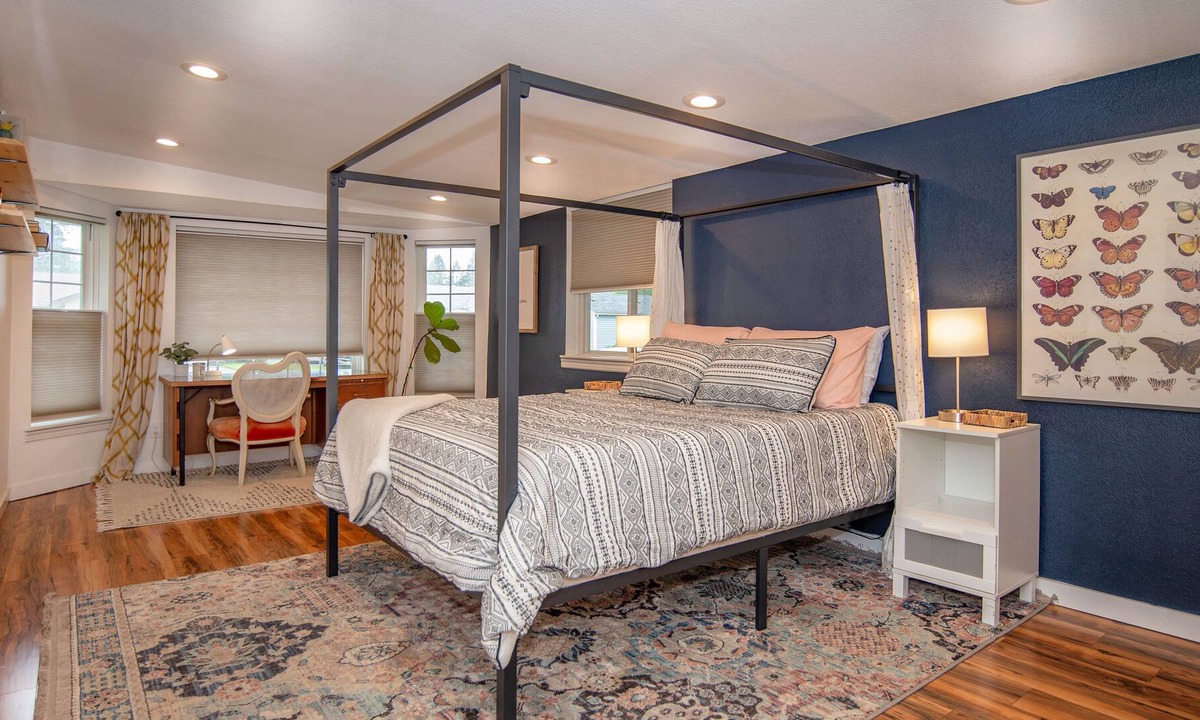 Garden District House | Cozy Downtown CDA Bungalow- Walk to Everything!