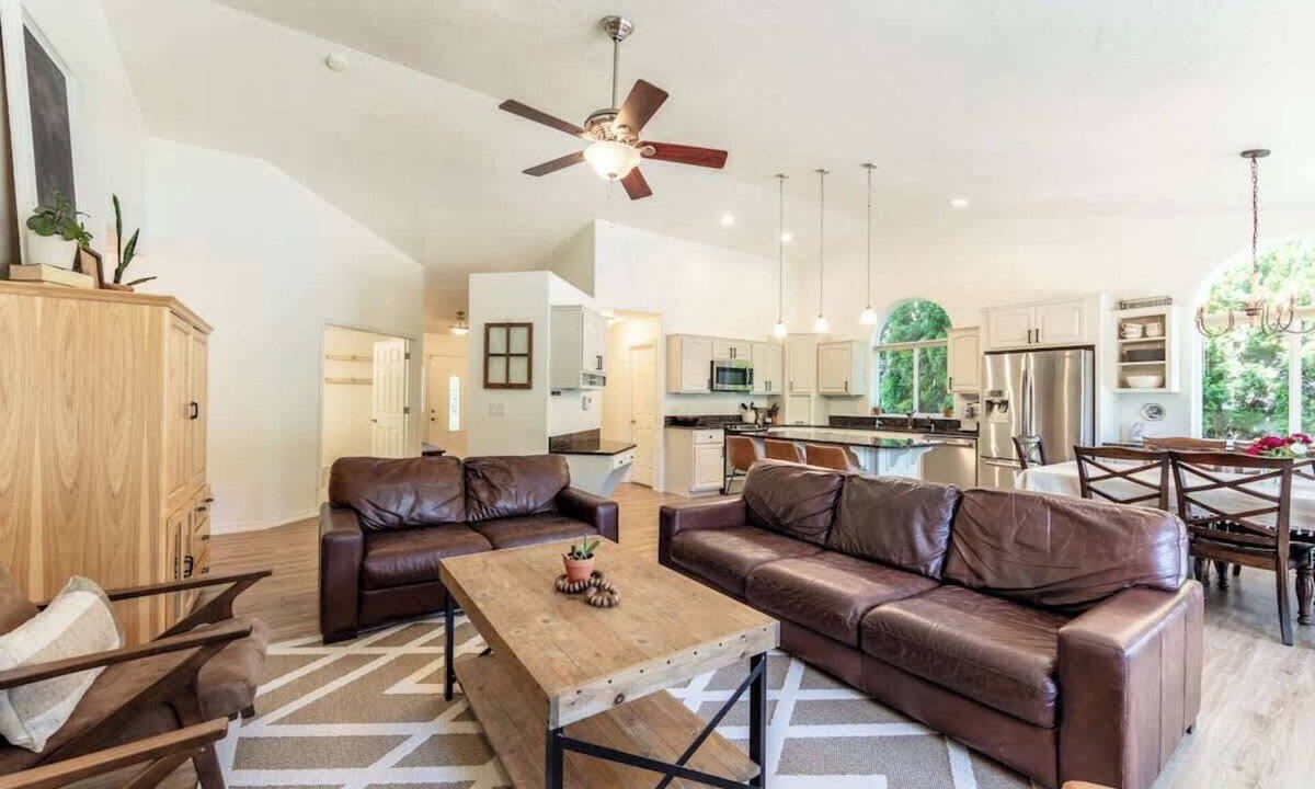 Coeur d'Alene House | Cozy Family Retreat Fire Pit, Playroom, And Games