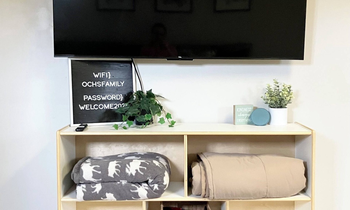 Rexburg Apartment | Cozy gathering place- family friendly, sleeps 10+