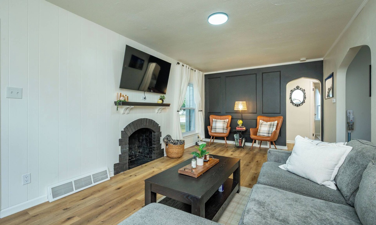 Des Moines House | Cozy Getaway- steps from the Iowa State Fair!
