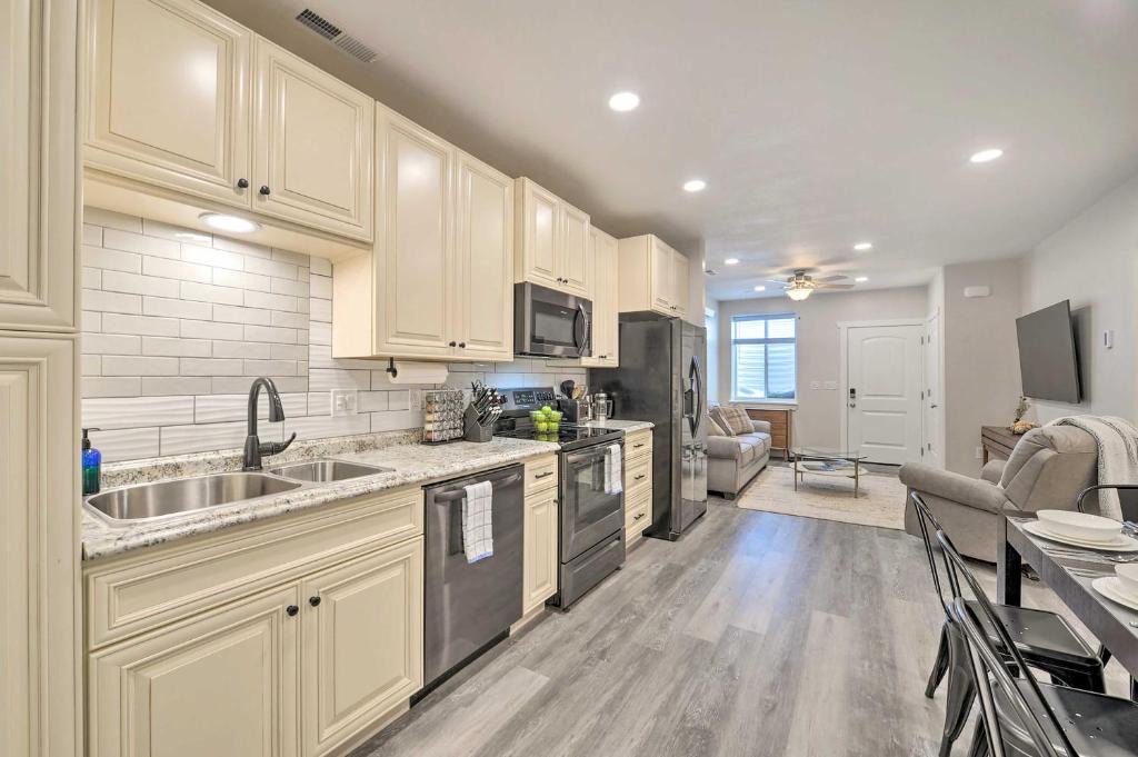 Etna Apartment | Cozy Home: Mtn Views, A/C, in Heart of Star Valley