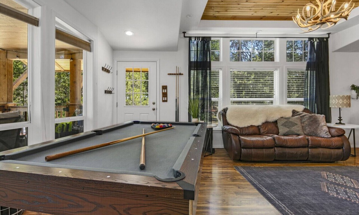 Donnelly Cabin | Cozy Home Nestled in Donnelly w/Sandy Beach Access
