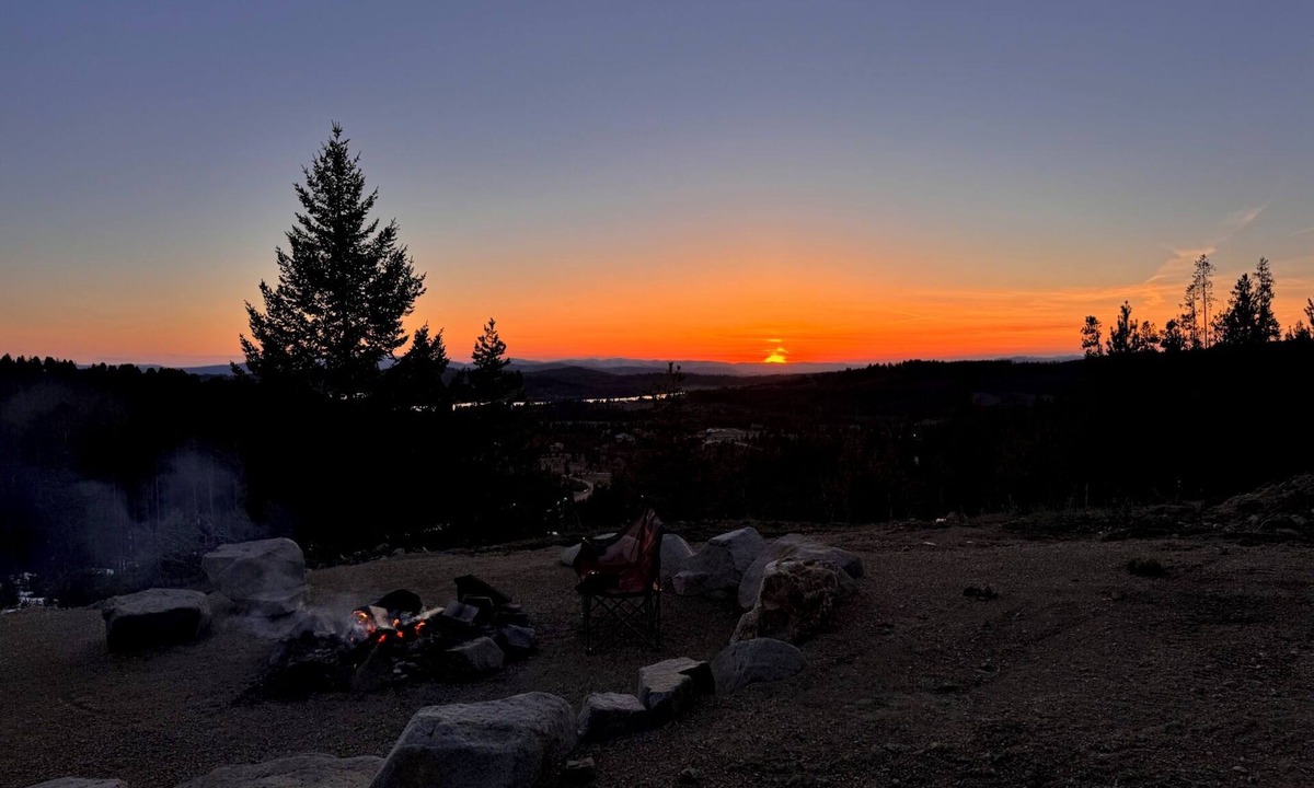 Georgetown House | Cozy home with amazing views, close to Discovery Ski Area. Pet Friendly