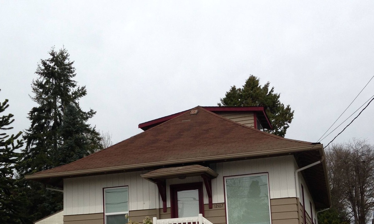 Lake Stevens House | Cozy Lake-View Home with Xfinity Cable and Wi-Fi, HDTV, Washer/Dryer