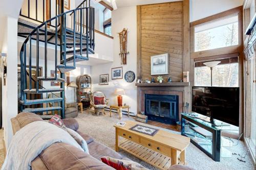 McCall House | Cozy McCall Condo With Deck and Wood Fireplace