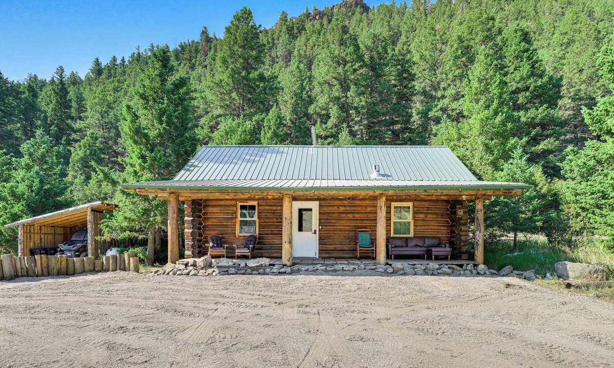 Rocker Cabin | Cozy Melrose Cabin w/Fire Pit: Walk to River!