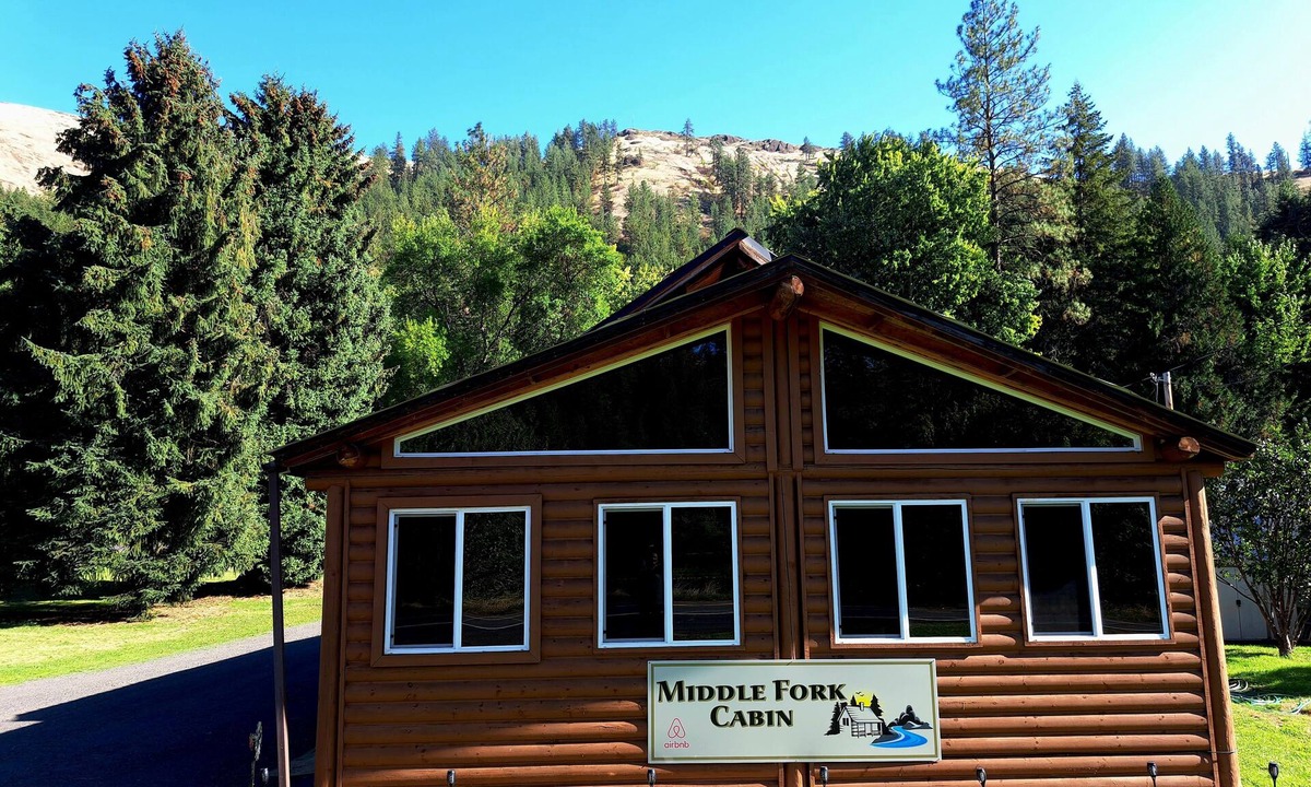 Kamiah Cabin | Cozy Middle Fork Cabin. Across from Clearwater River