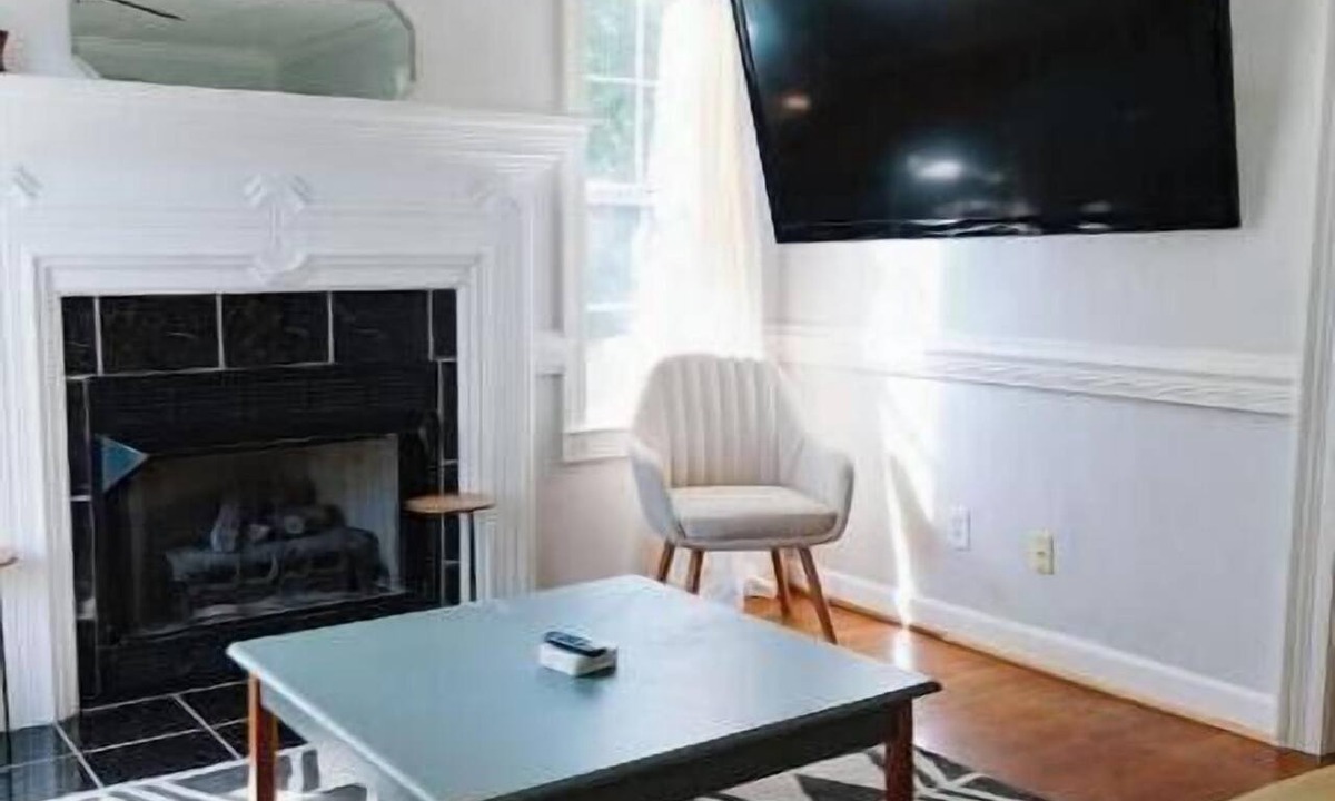 Mobile Apartment | Cozy Midtown Mobile Home; Fireplace & Pet-Friendly