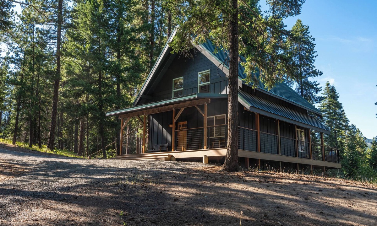 Cle Elum Cabin | Cozy Modern Cabin on 2 Acres in Teanaway Valley