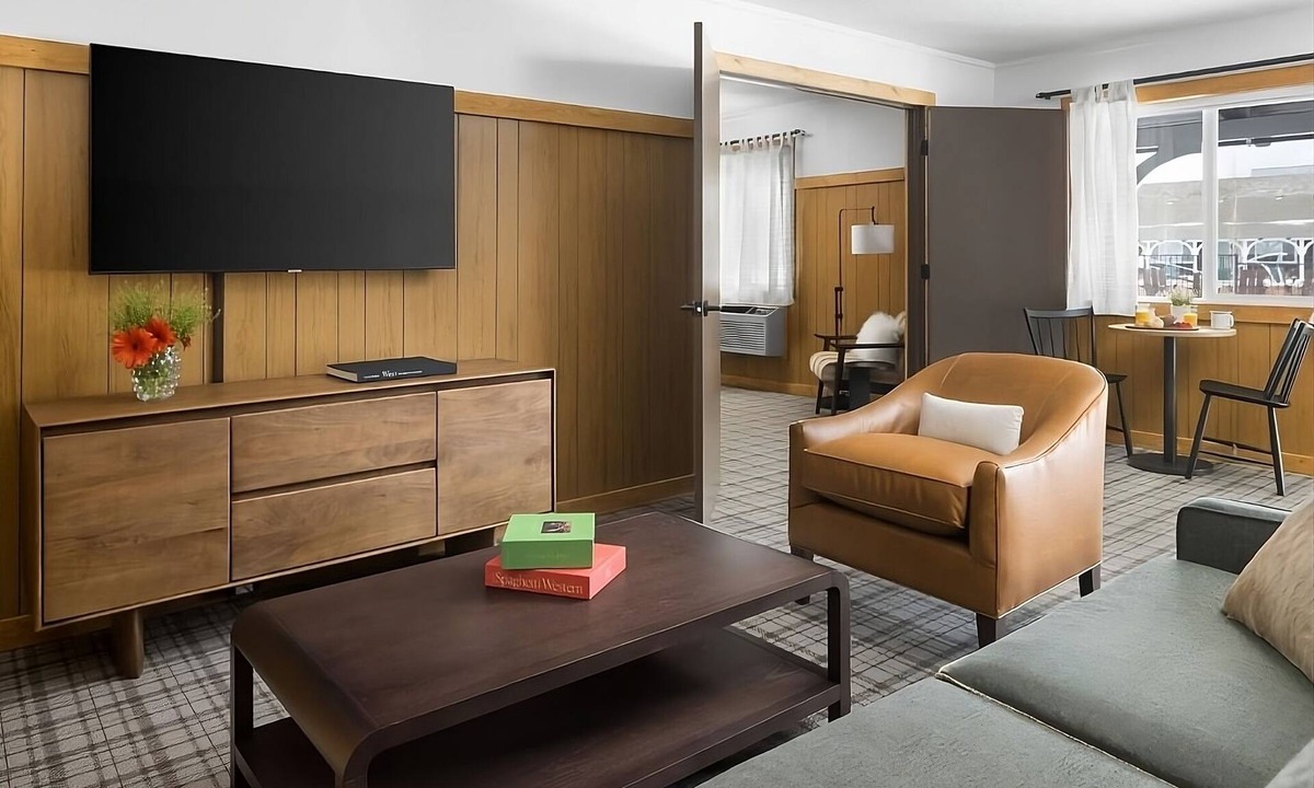 Jackson Hotel | Cozy Pet-Friendly Lodge Just 5 Mins from Jackson Hole City Center w/Dining
