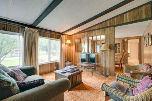 Salmon House | Cozy Salmon Home w/Mountain Views & River Access