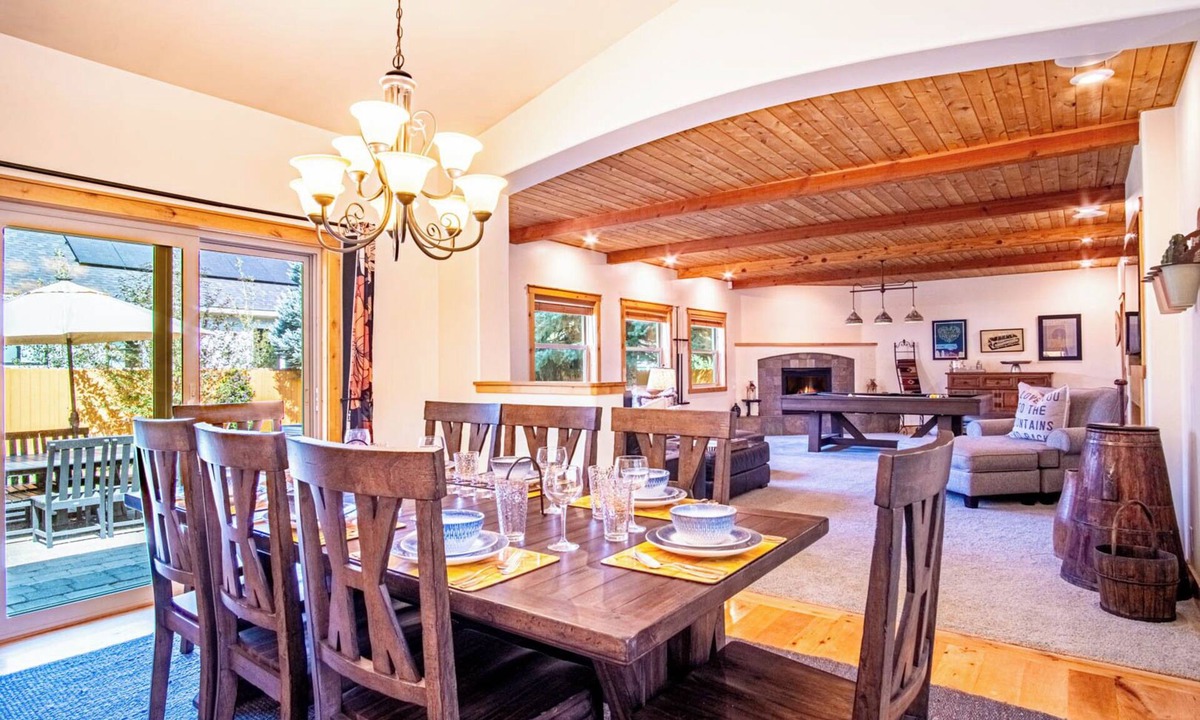 Hailey House | Cranbrook Cottage - Family Home + Hot Tub + Pool Table