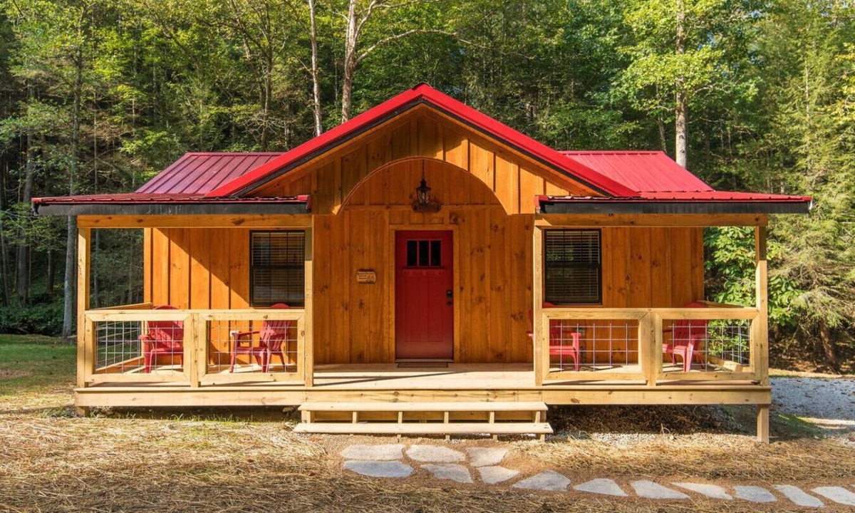 Rogers Cabin | Creeksong - Firepit, WiFi, Creek View, Private Hiking, 4 mins to Natural Bridge