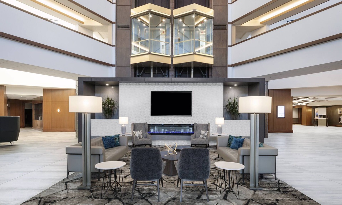 Waverly Hotel | Crowne Plaza Lansing by IHG