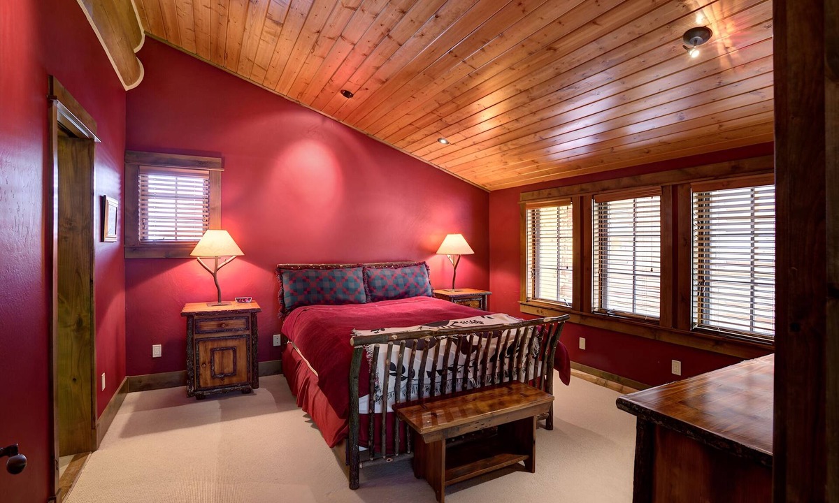 Victor Cabin | Cushman Cabin | Bronze Buffalo Ranch