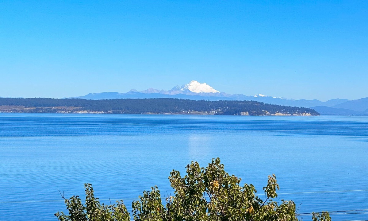 Coupeville House | Custom estate with Puget Sound views, dual masters, fireplace, beach access