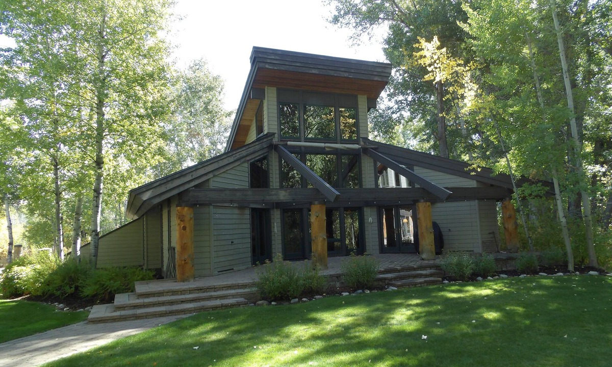 Hailey House | Custom Guest House Near Bigwood River For Seasonal Rentals