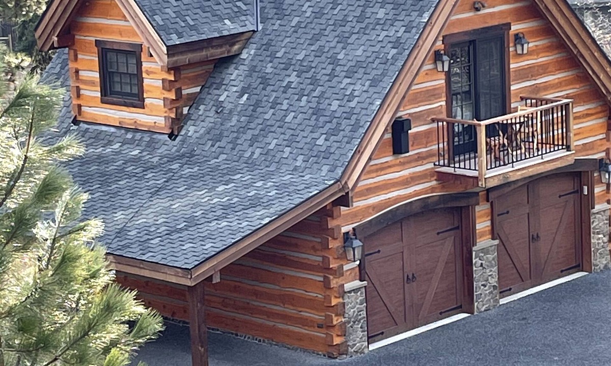 Leavenworth Cabin | Custom Log Cabin Cabin with a Mountain View- just off Icicle Road~ Walk to Town
